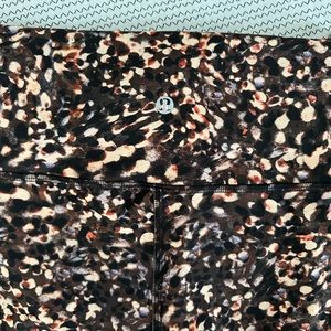 Lululemon Wunder train high rise cropped leggings 23”.